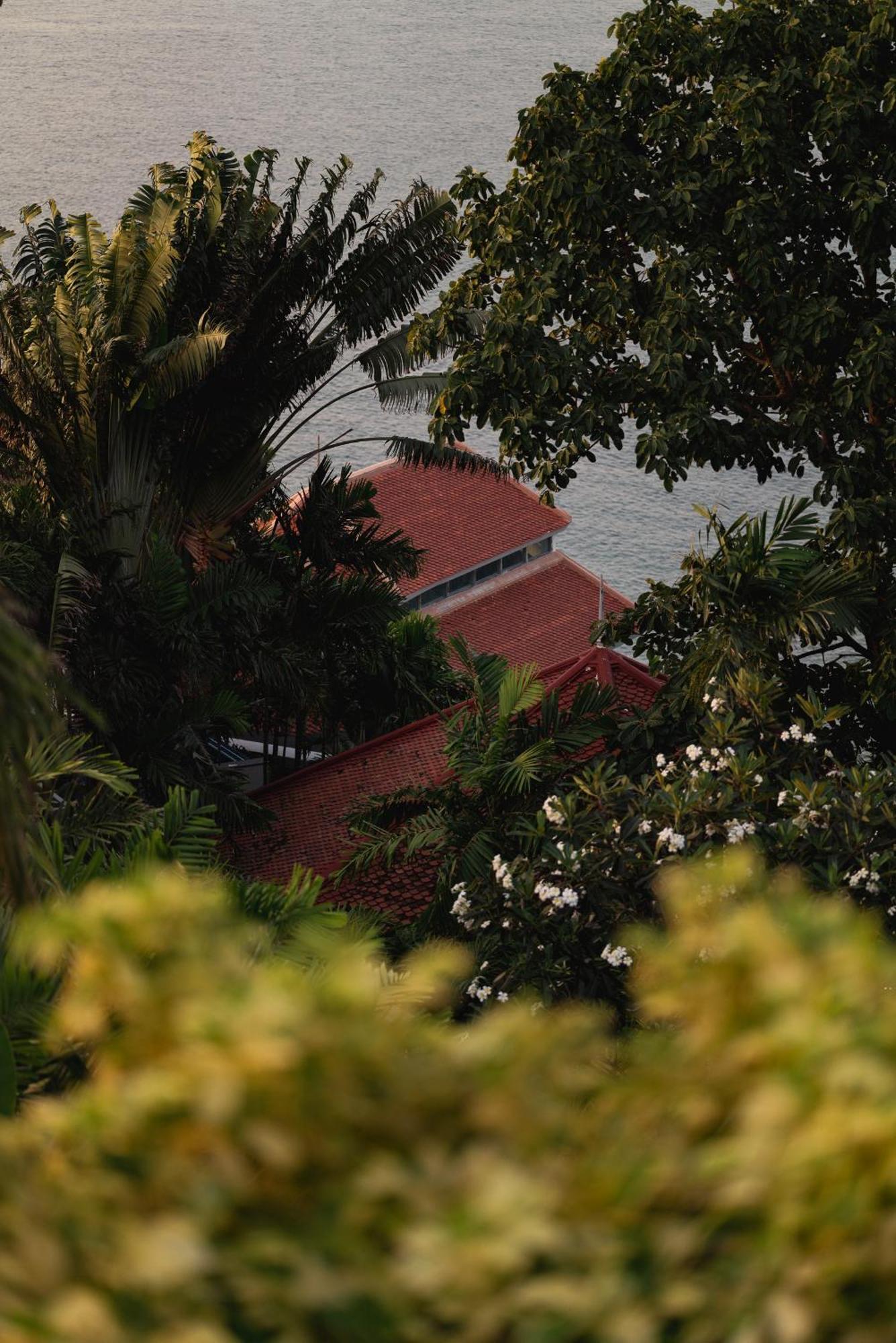 Amatara Welleisure Resort - SHA Extra Plus Cape Panwa Exterior foto The house of the Ambassador of the United States to the Philippines