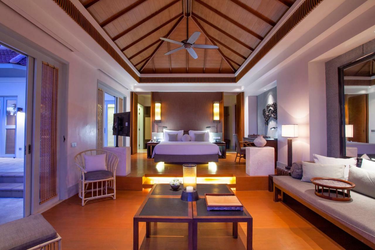 Amatara Welleisure Resort - SHA Extra Plus Cape Panwa Exterior foto A suite at the resort